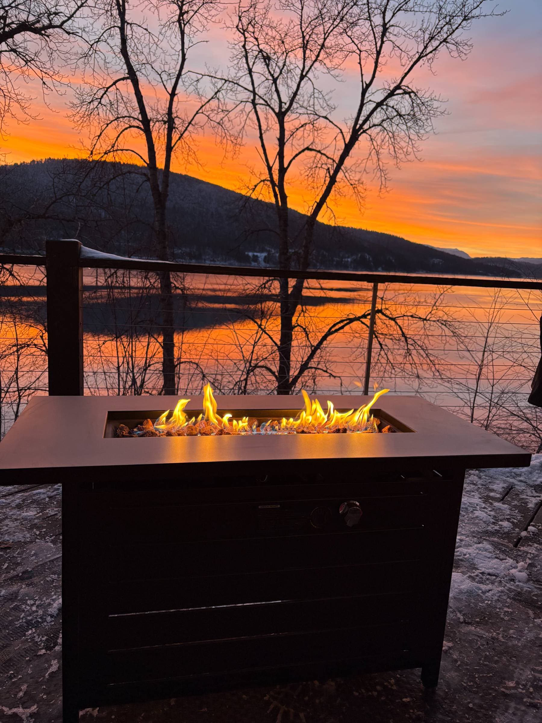 Luxury Lakefront Vacation Rental on Whitefish Lake, Montana

Your Gateway to Whitefish Ski Resort  & Glacier National Park